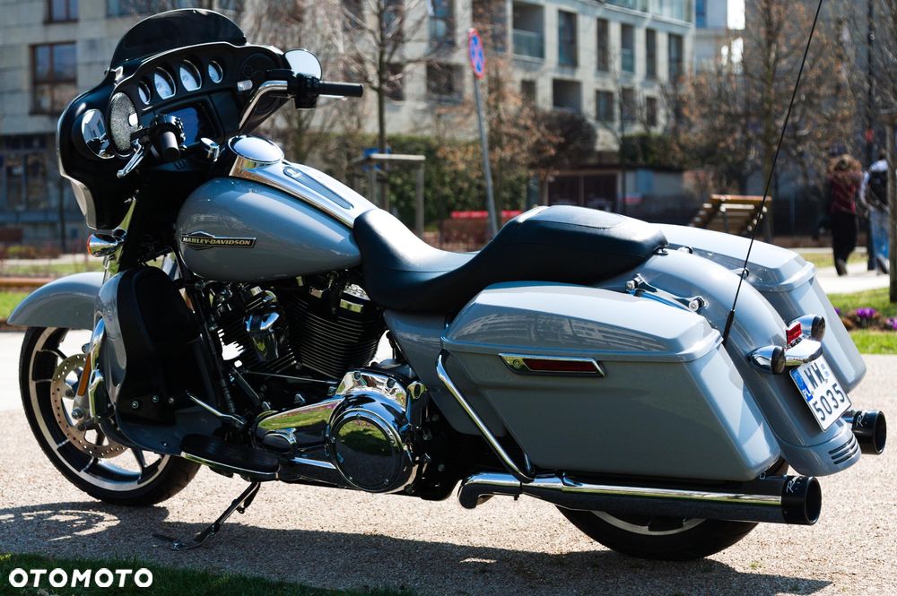 Harley-Davidson Touring Street Glide - 18