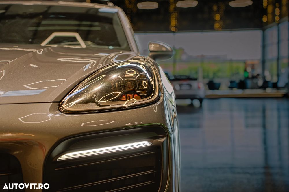 Porsche Cayenne E-Hybrid Tiptronic S Platinum Edition - 36