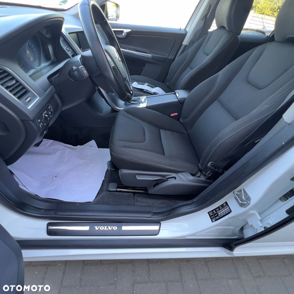 Volvo XC 60 D4 Geartronic Kinetic - 17