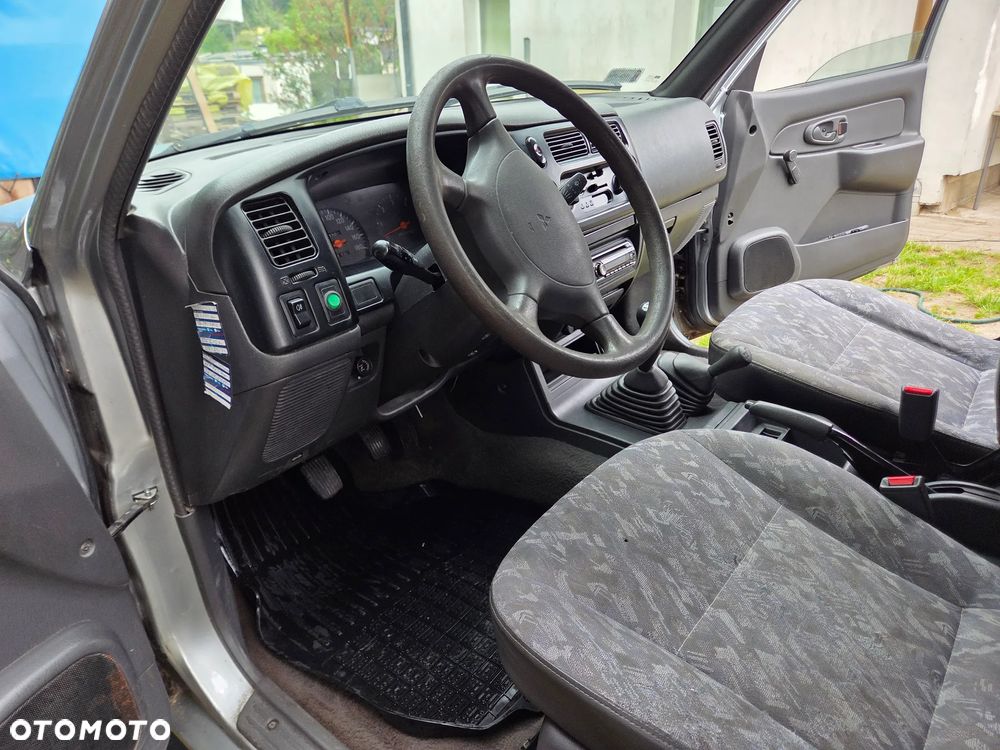 Mitsubishi L200 2.5 TDI GL 4WD DoubleCab - 11
