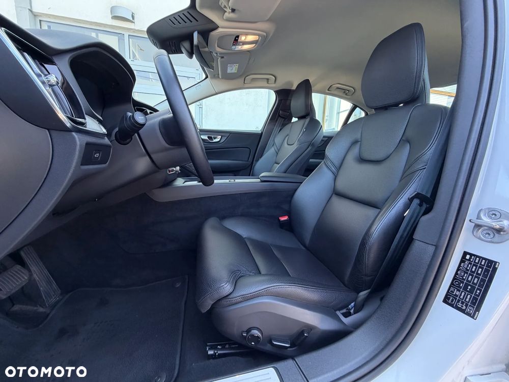 Volvo S60 B4 B Plus Dark - 24