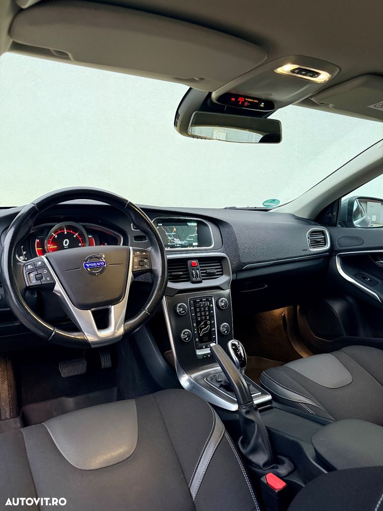 Volvo V40 D2 Geartronic Momentum - 11
