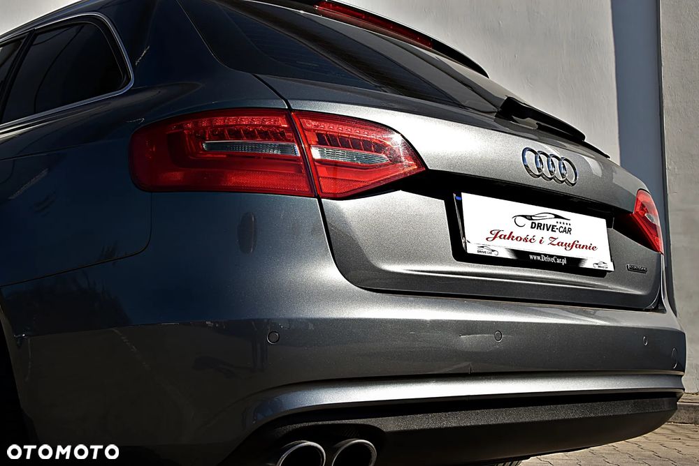 Audi A4 Avant 2.0 TDI Quattro S tronic - 11