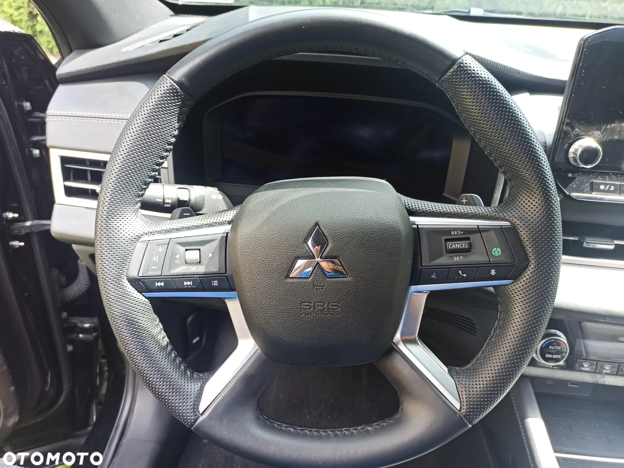Mitsubishi Outlander - 18