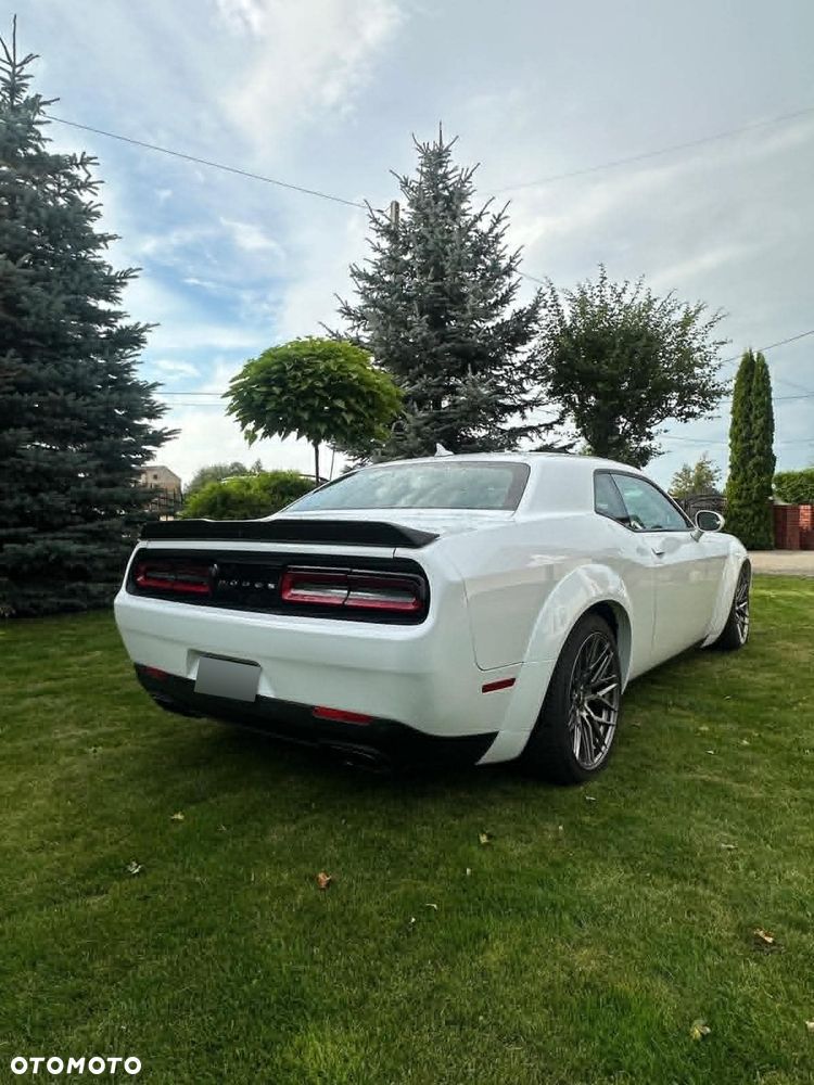 Dodge Challenger 6.4 Scat Pack - 3