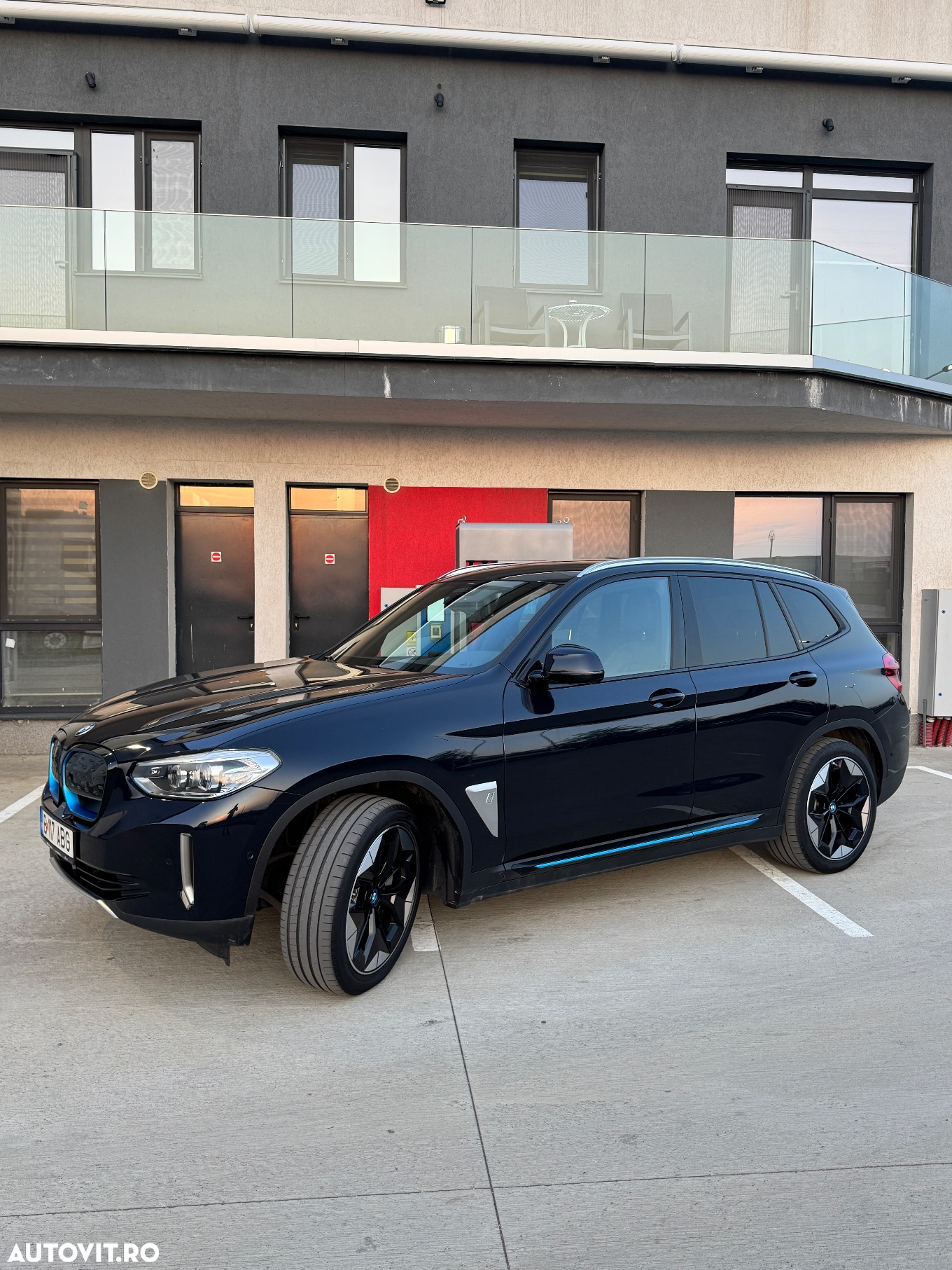BMW iX3 Standard - 3