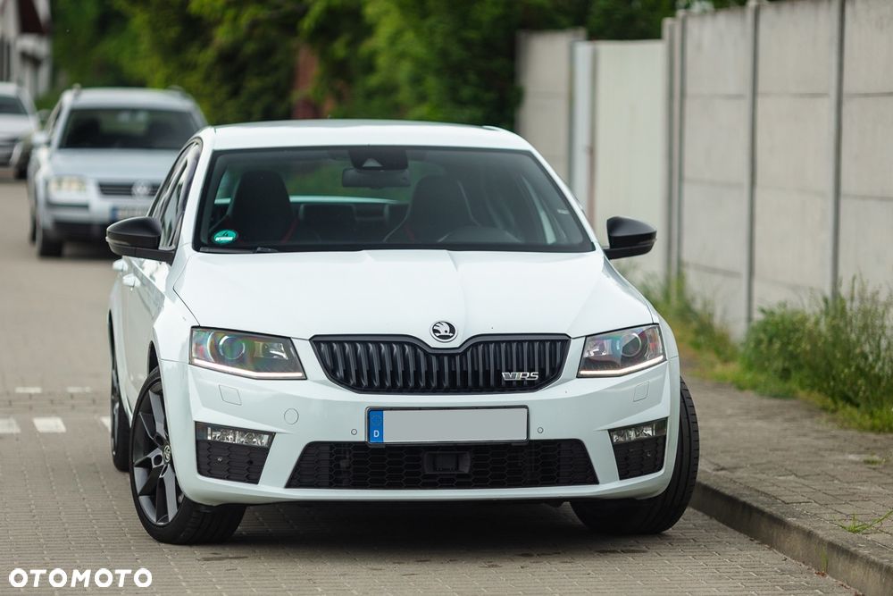 Skoda Octavia 2.0 TDI DSG RS - 2