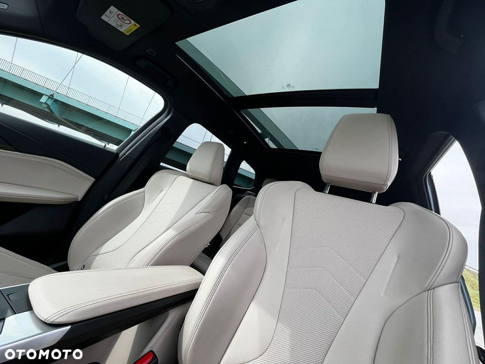 BMW X1 sDrive18d xLine - 12