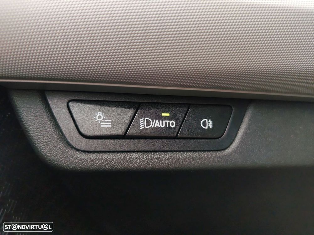 BMW 225xe Active Tourer - 25