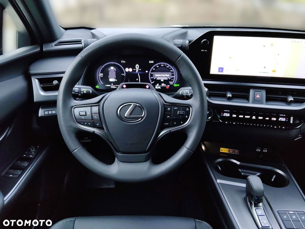 Lexus UX 300h F Sport Design - 16