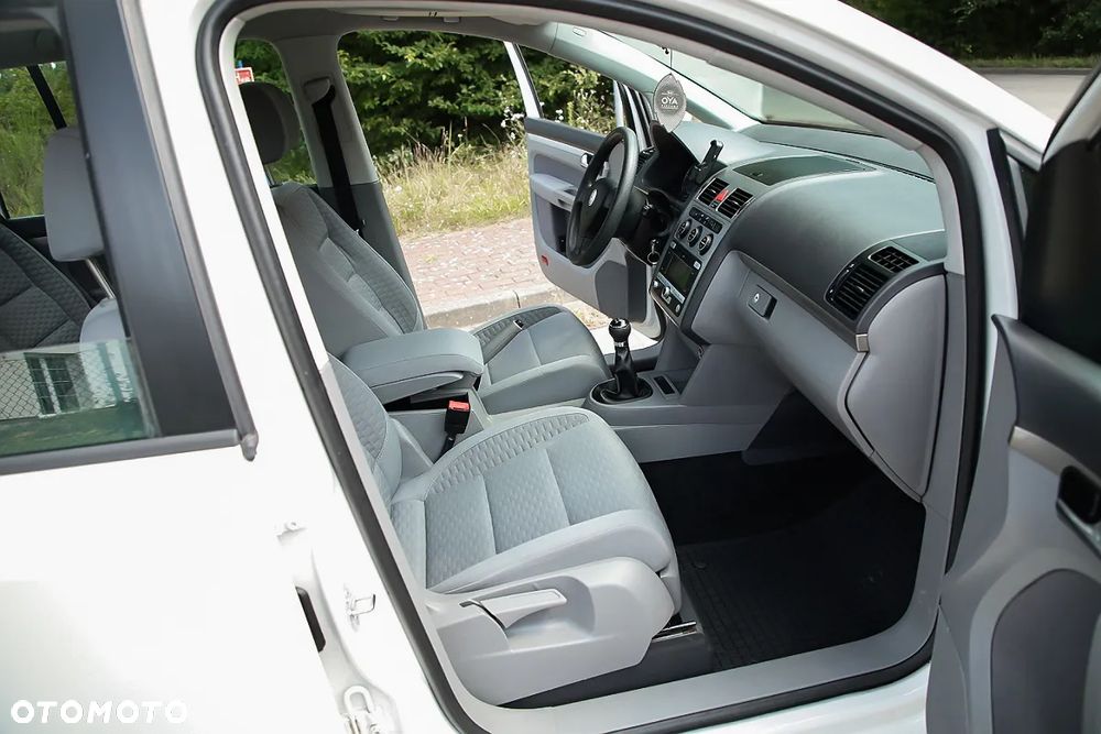 Volkswagen Touran 2.0 TDI DPF Trendline - 23