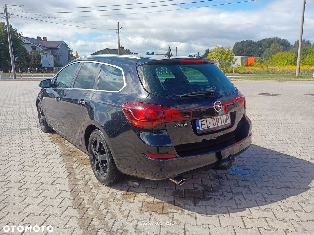 Opel Astra 2011 photo 5