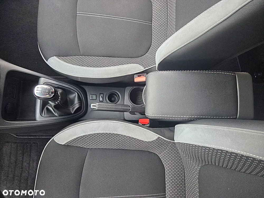 Renault Captur (ENERGY) TCe 90 BOSE EDITION - 29