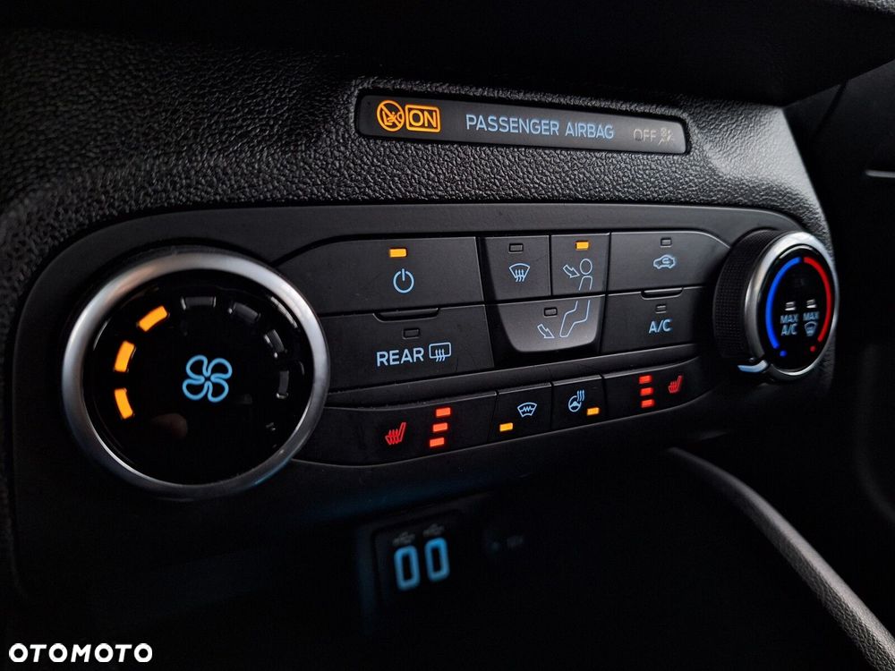 Ford Focus SW 1.5 EcoBlue SCR Connected - 27