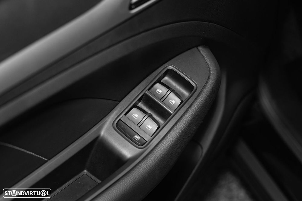 MG ZS EV 44.5 kWh Luxury - 37