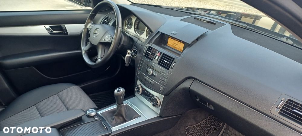 Mercedes-Benz Klasa C 180 Kompressor - 28