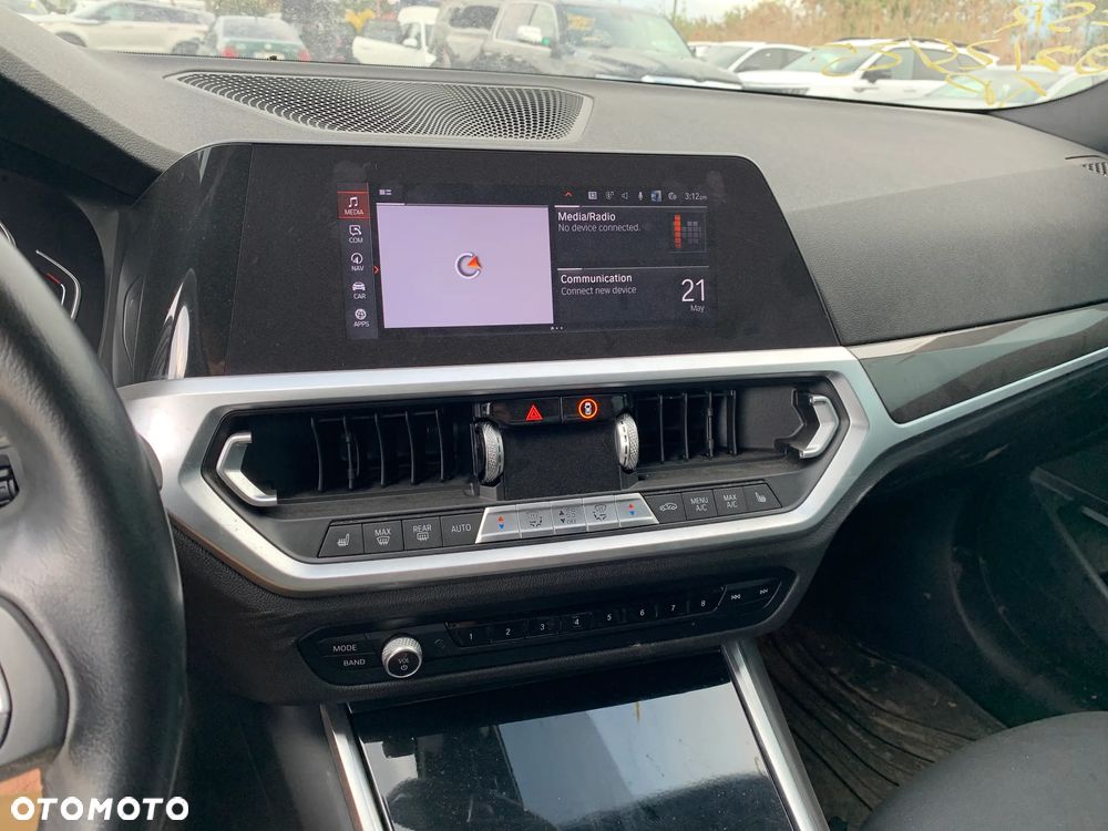 BMW Seria 3 330i xDrive - 17