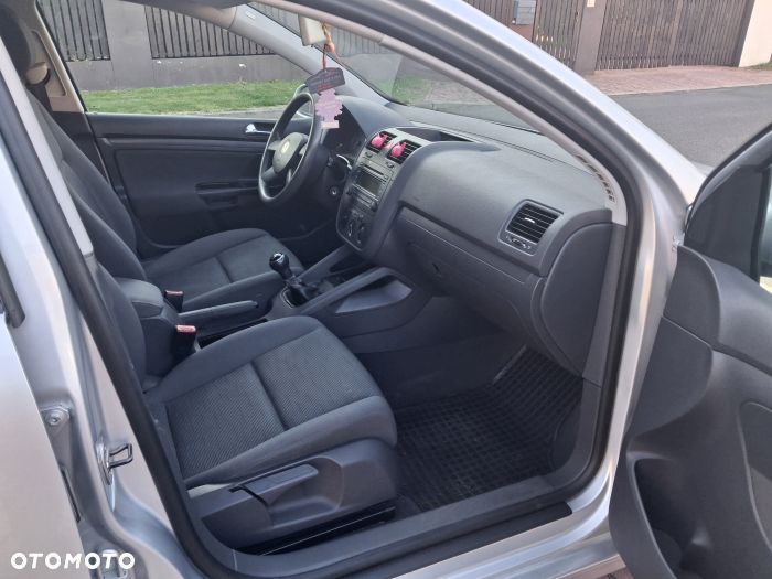 Volkswagen Golf - 10