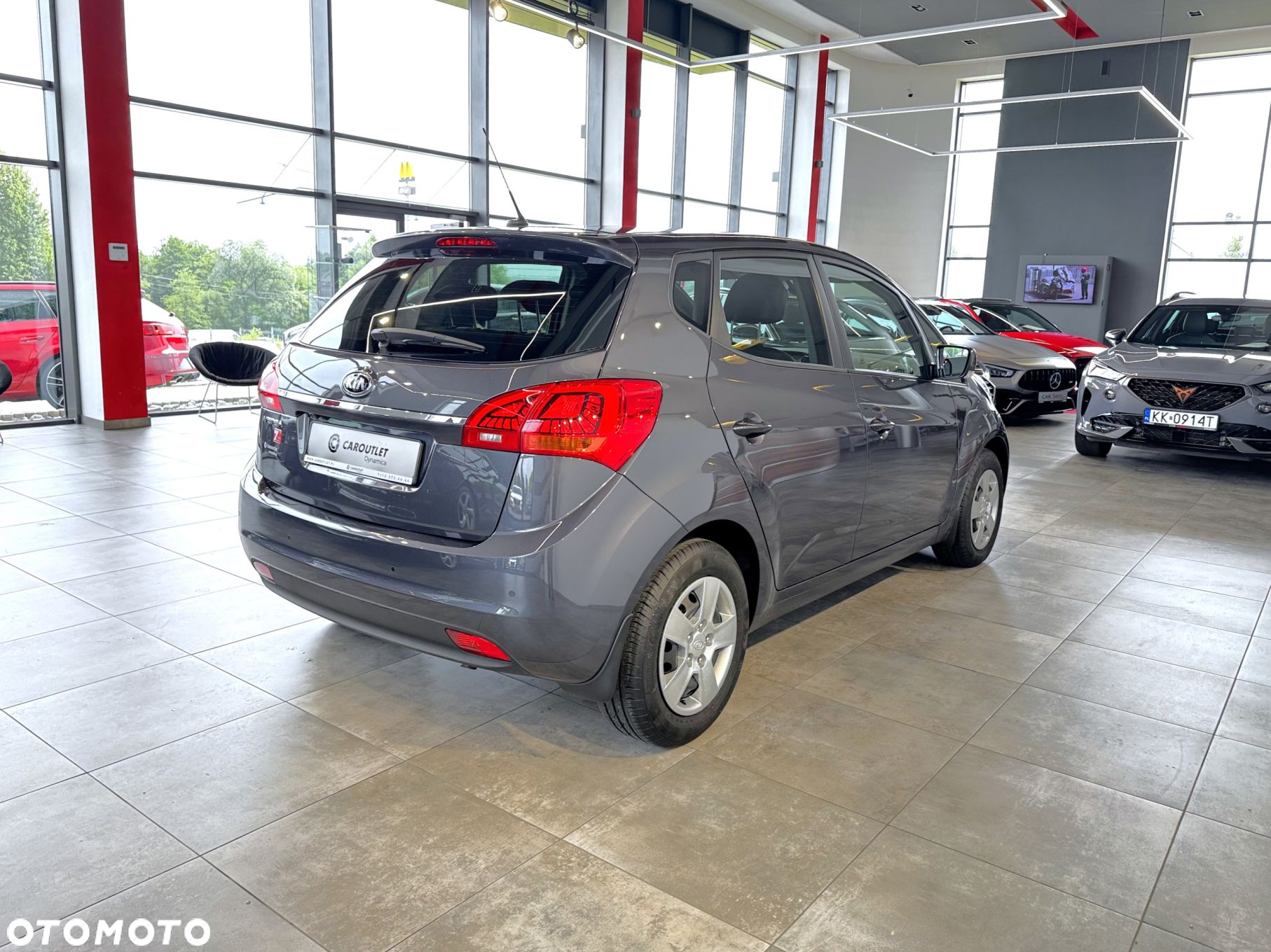 Kia Venga - 8