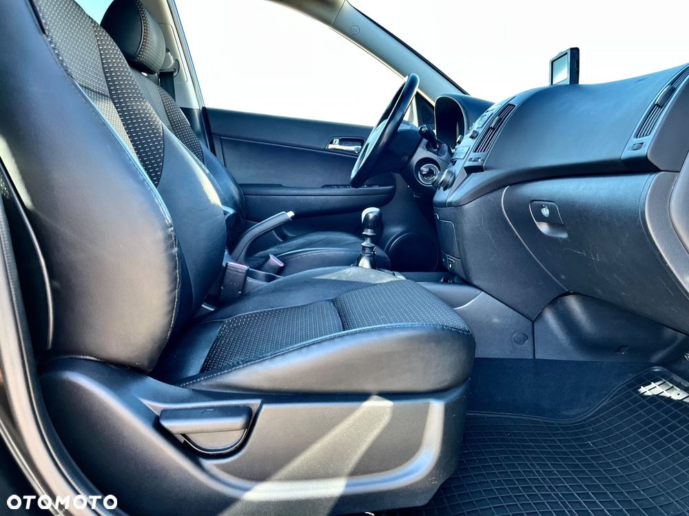 Hyundai i30 1.6 Premium - 9