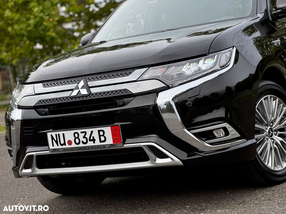Mitsubishi Outlander 2.4 4WD Plug-In Hybrid Top - 30