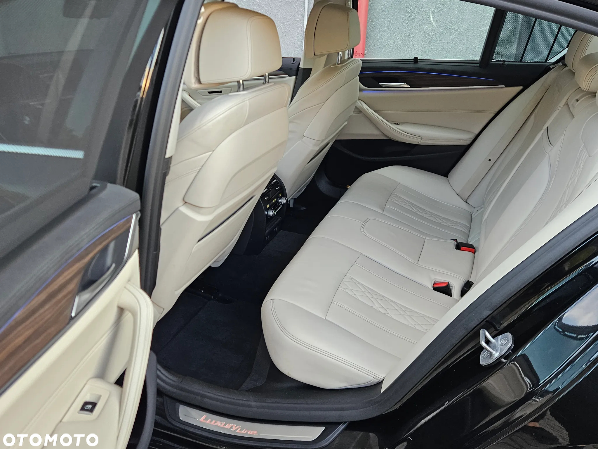 BMW Seria 5 530i GPF xDrive Luxury Line - 17