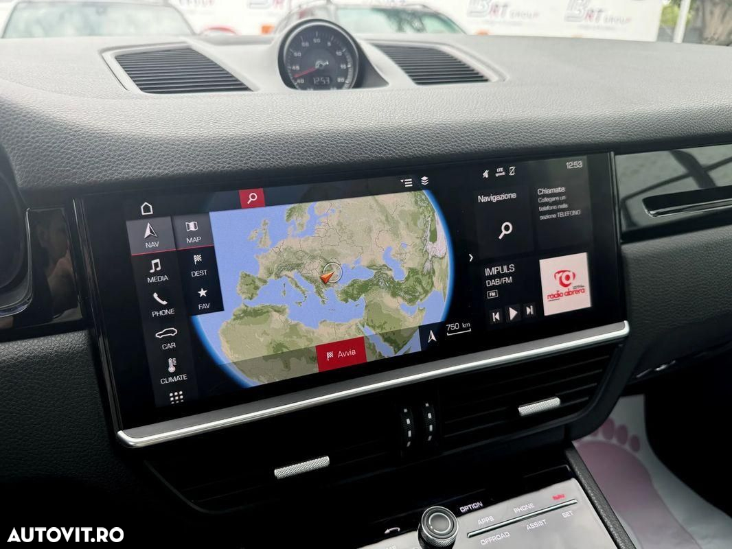 Porsche Cayenne - 15
