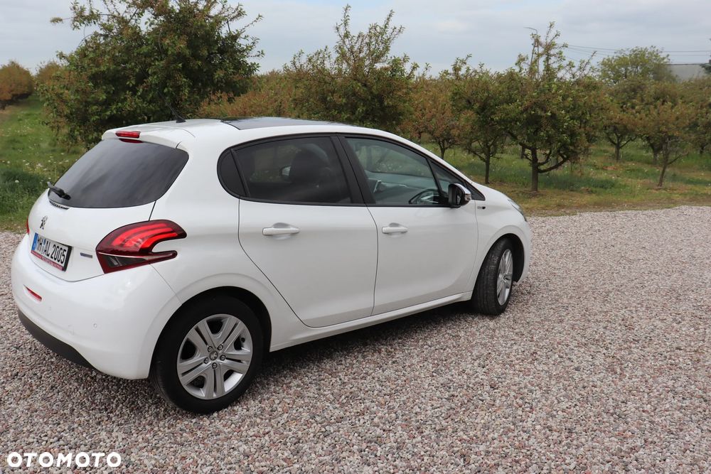Peugeot 208 82 VTI Allure - 4