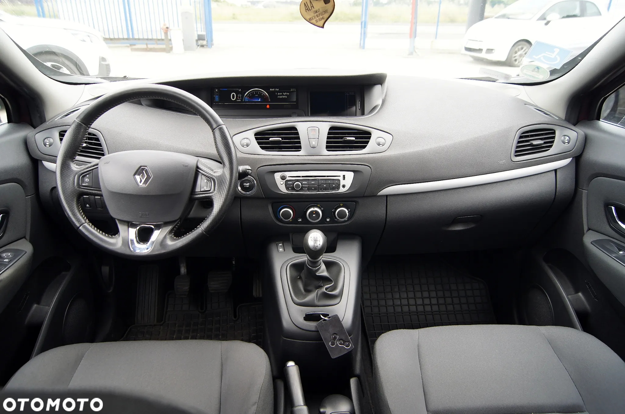 Renault Scenic 1.6 16V TomTom Edition - 11