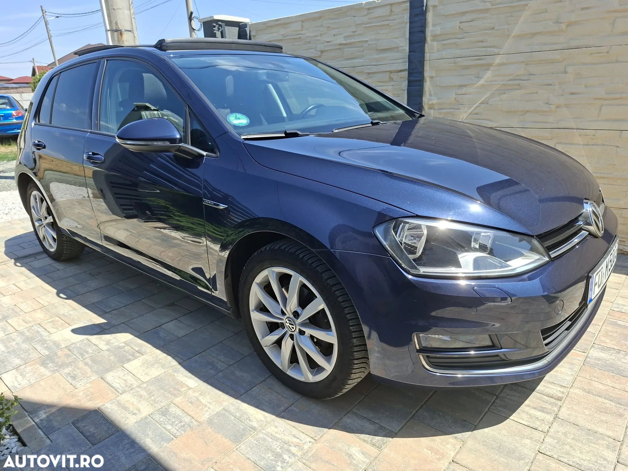 Volkswagen Golf 2.0 TDI BlueMotion Technology Lounge - 1