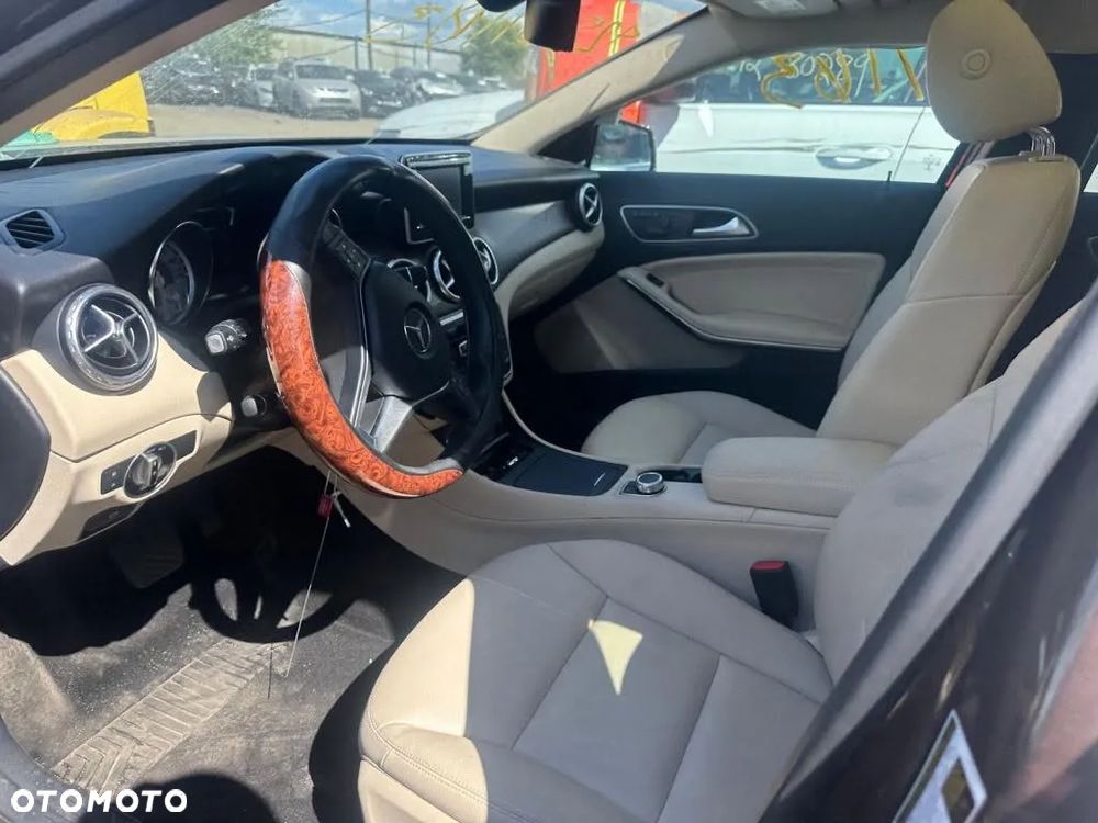 Mercedes-Benz GLA 250 4-Matic - 6