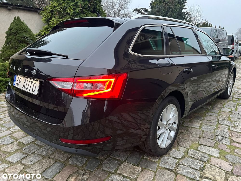 Skoda Superb 1.6 TDI DSG Ambition - 7