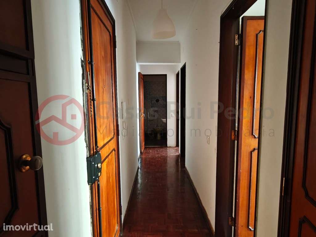 Apartamento T2 para remodelação nas Patameiras, Odivelas - Grande imagem: 4/18