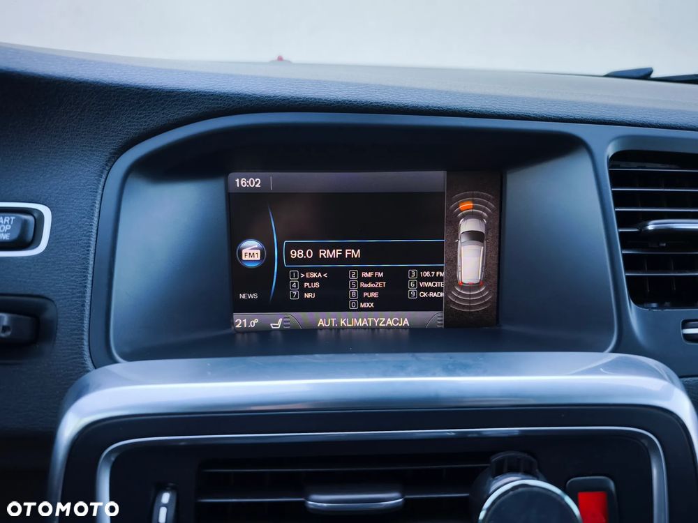 Volvo V60 D3 R-Design - 29