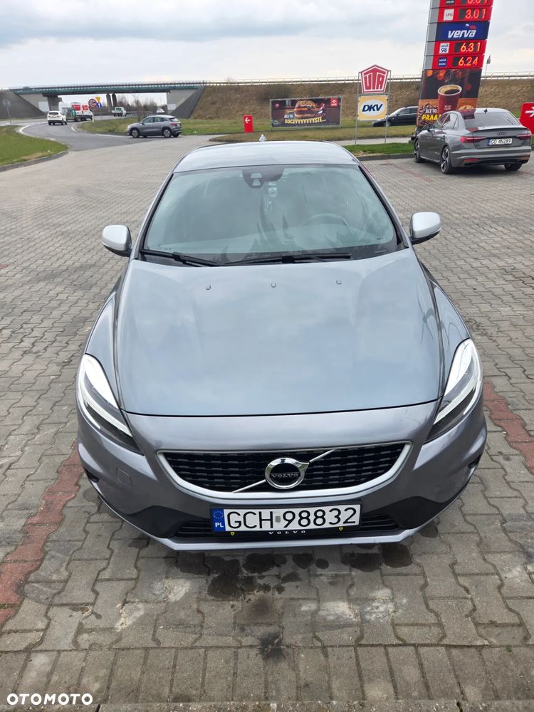 Volvo V40 D3 Drive-E R-Design Momentum - 1