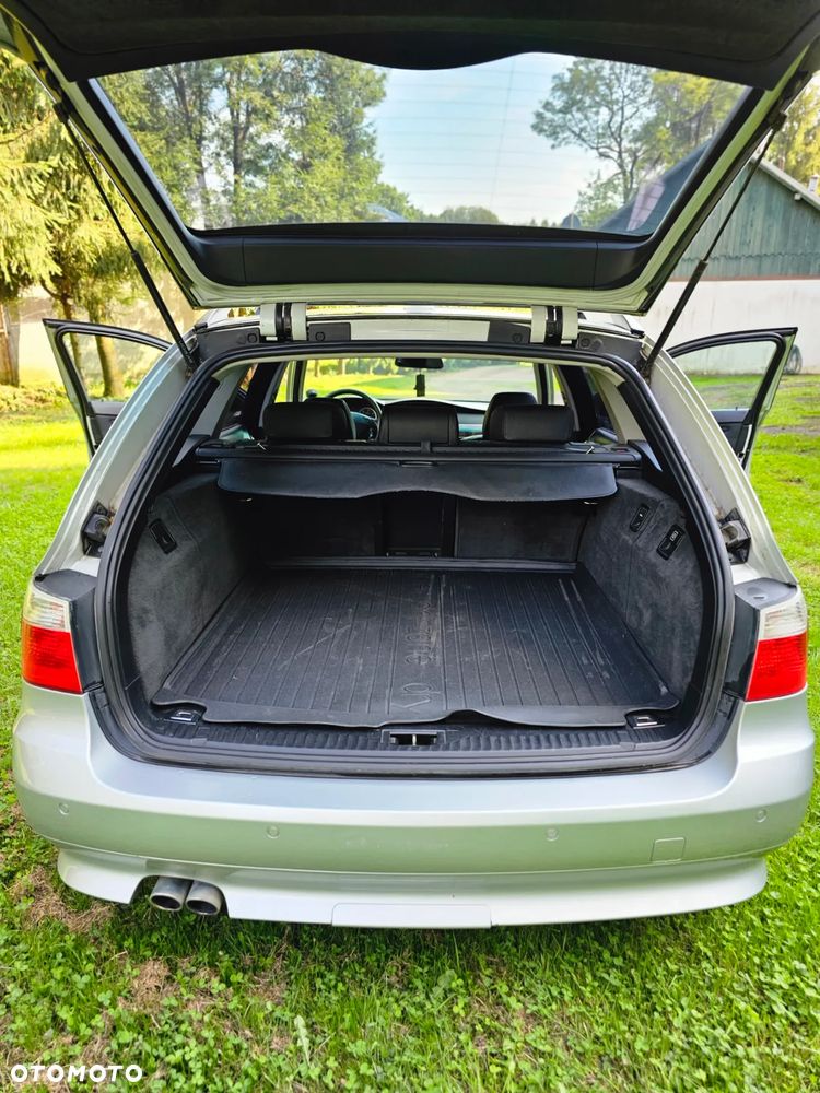 BMW Seria 5 530d Touring - 11
