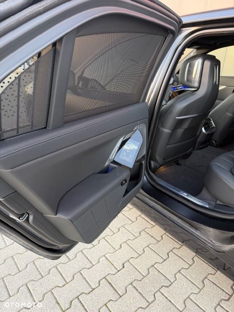 BMW Seria 7 M760e PHEV xDrive Individual Edition sport - 17