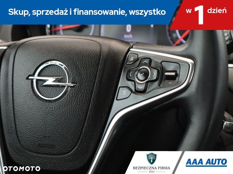 Opel Insignia - 18