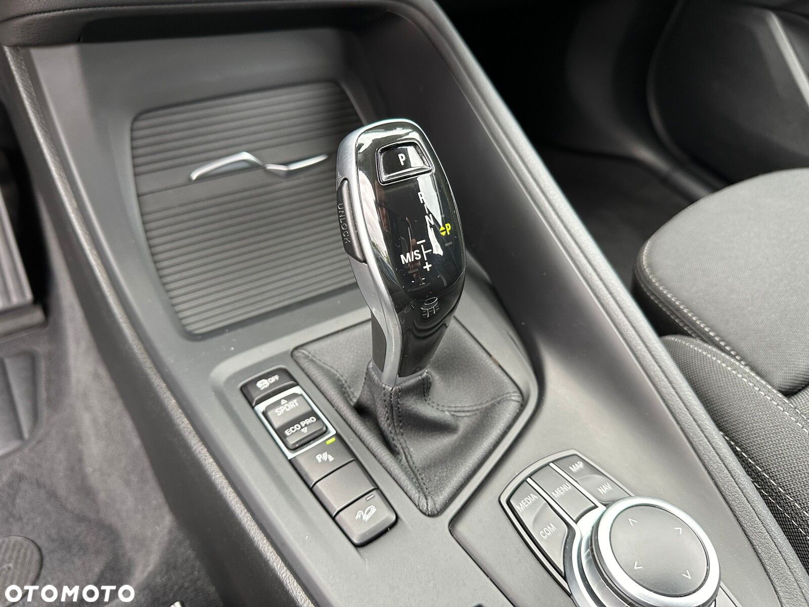 BMW X1 xDrive20d Advantage - 8