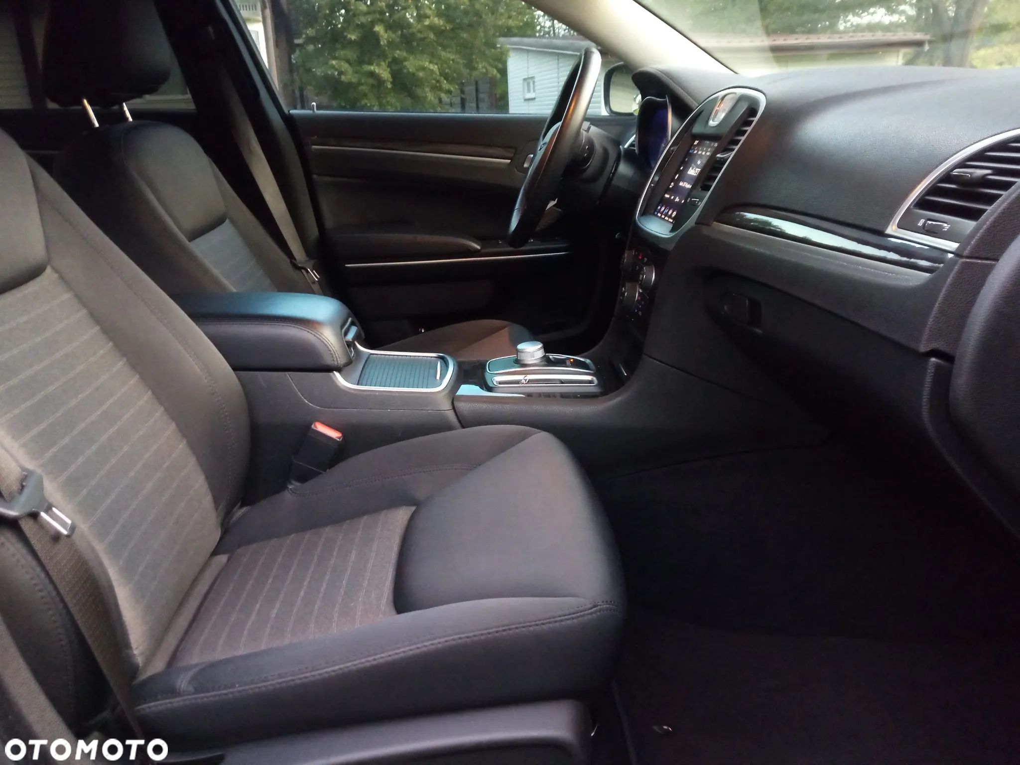 Chrysler 300s - 29