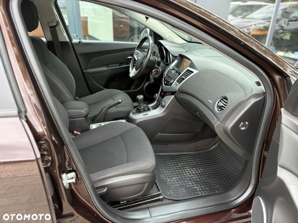 Chevrolet Cruze 1.4 T LT - 10