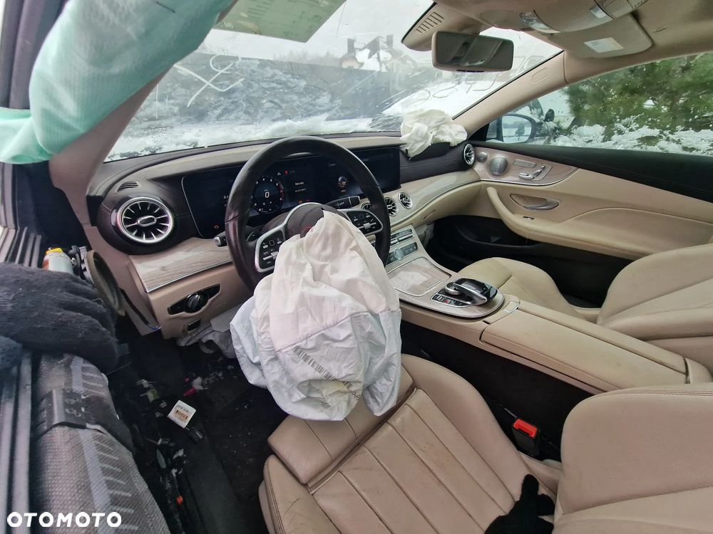 Mercedes-Benz Klasa E - 9