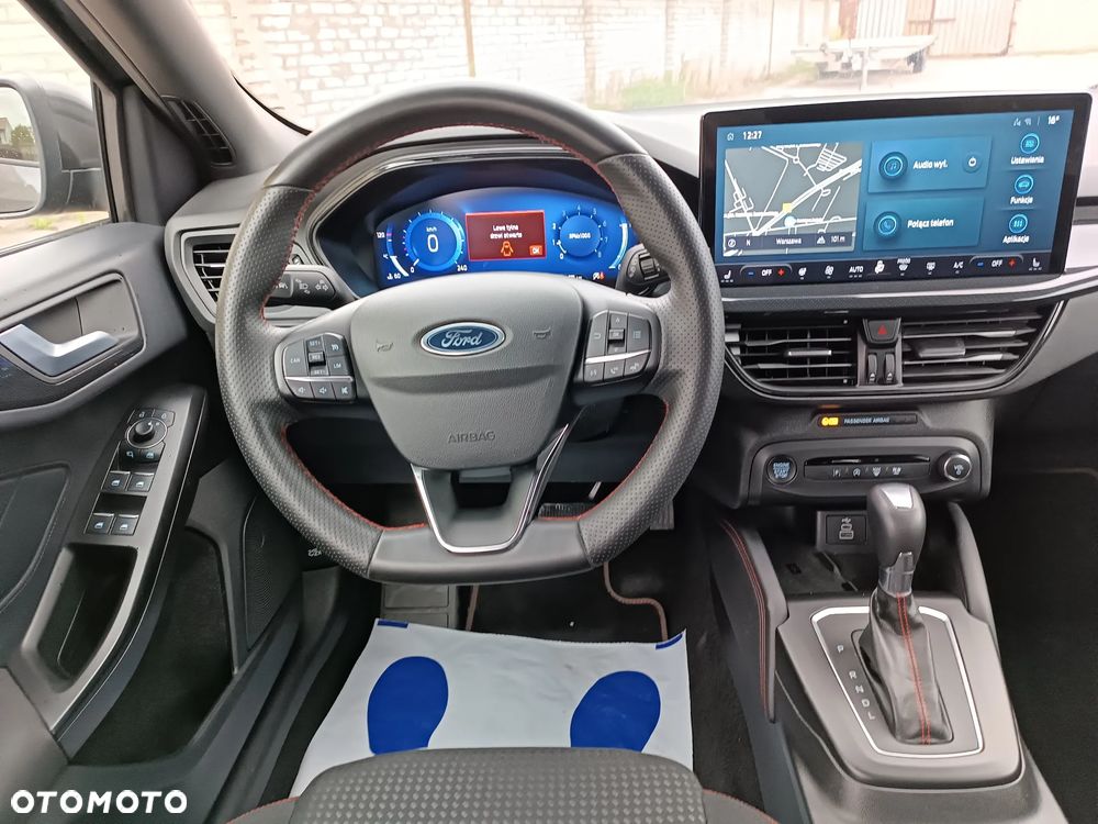 Ford Focus 1.0 EcoBoost mHEV ST-Line X - 11