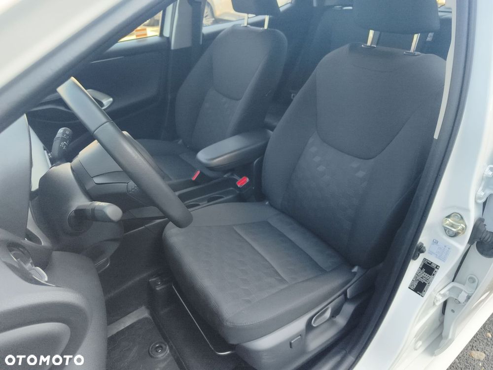 Toyota Yaris - 17