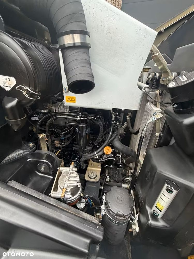 Komatsu WA70 M-8E0 - 16