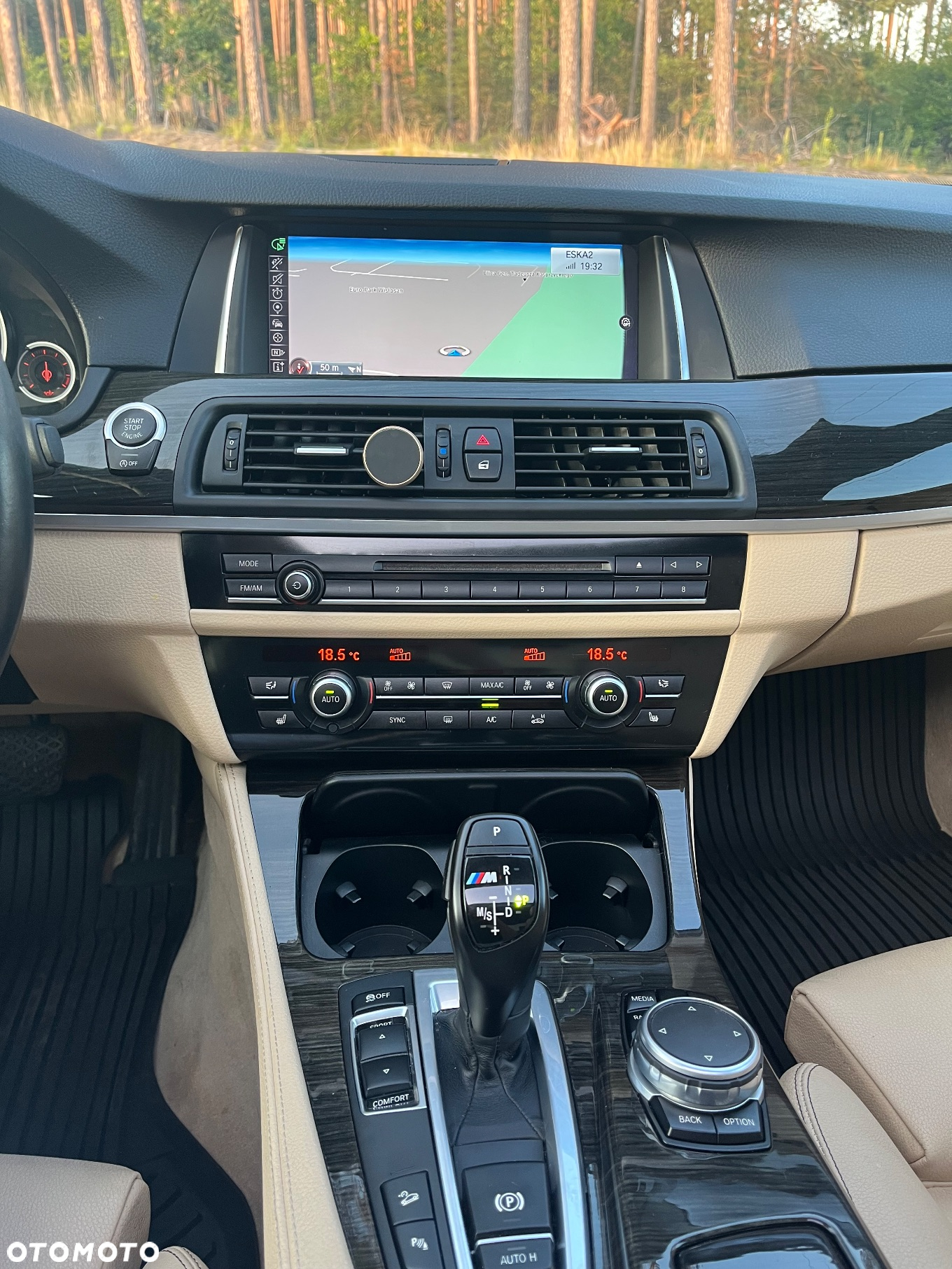 BMW Seria 5 528i xDrive - 26