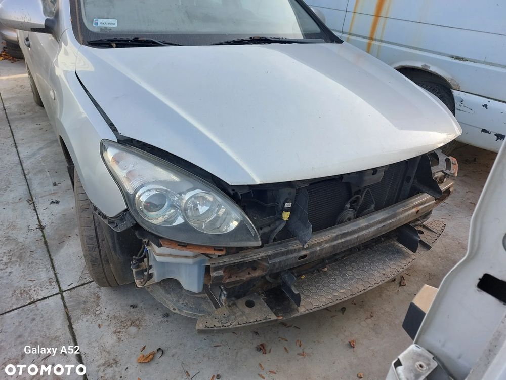 Maska HYUNDAI i30 1,4B 09R. lampy,drzwi,klapa...... - 1