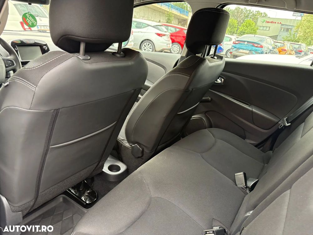 Renault Clio Estate TCe Zen - 9