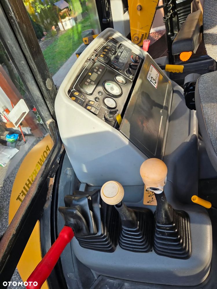 JCB 4CX - 11
