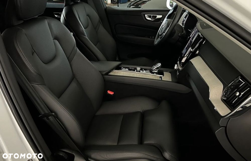 Volvo XC 60 D5 AWD Inscription - 11